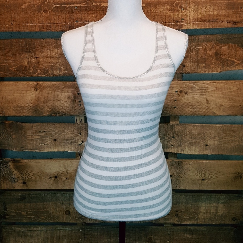 Zenana Outfitters Stretch Size Medium Tank Top